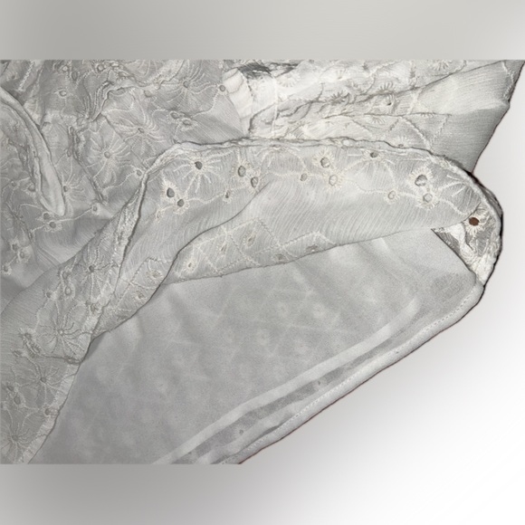 Astr the Label White Gauzy Eyelet Off Shoulder Flowy Cottagecore Peasant Top M - Picture 10 of 15